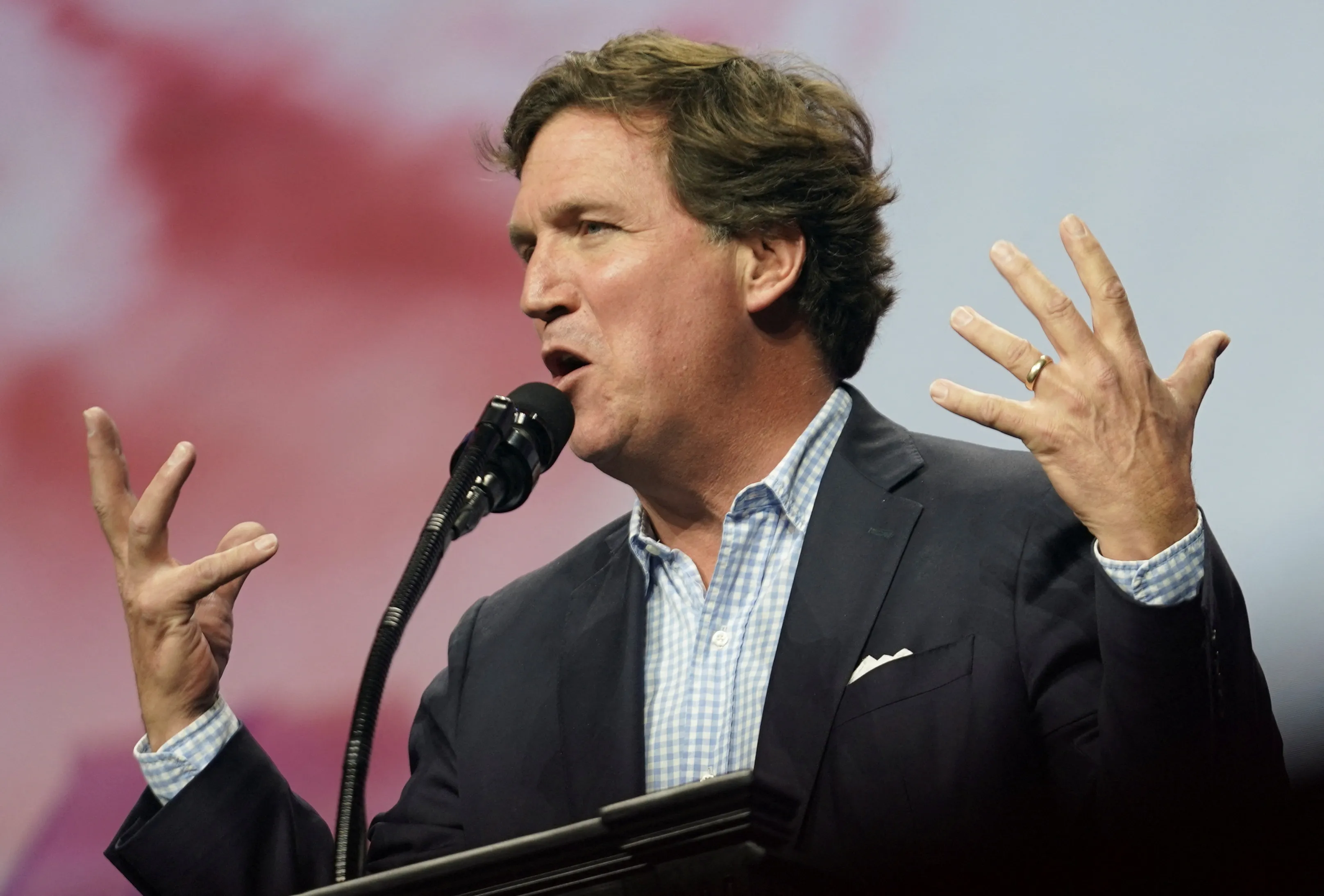 صحفي أمريكي: حان الوقت للجيش والبيت الأبيض لرفض ترامب