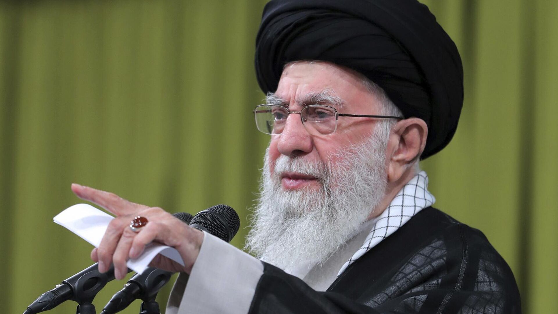 خامنئي: قادرون على الوصول لمواقع أمريكية مهمة في المنطقة