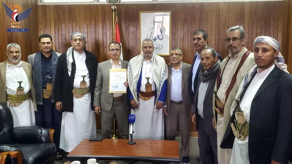 مكافحة الفساد تتسلم إقرار القائم بأعمال رئيس مصلحة الضرائب والجمارك