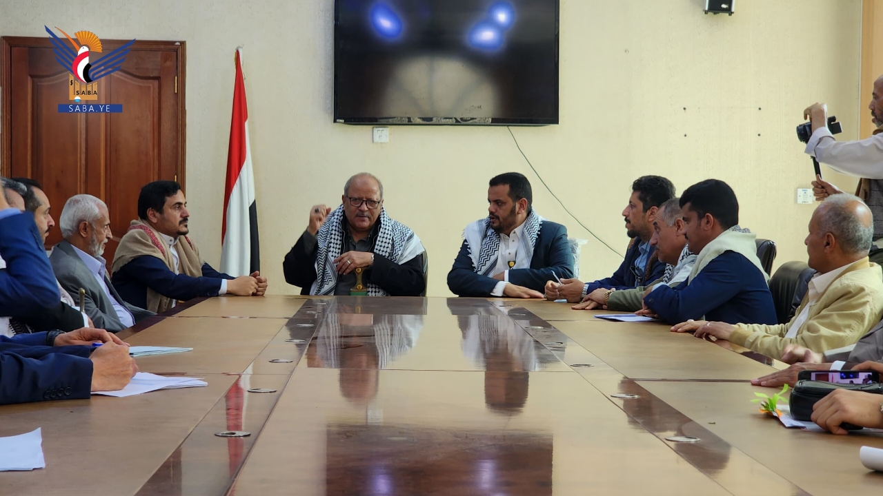 اجتماع برئاسة النعيمي يناقش سير العمل بوزارة الزراعة والثروة السمكية