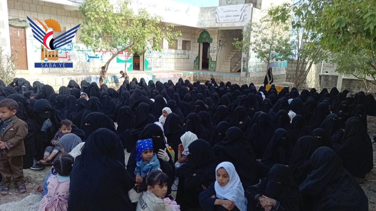 وقفات للهيئة النسائية في حجة بيوم الصمود الوطني وتضامناً مع لبنان وإيران