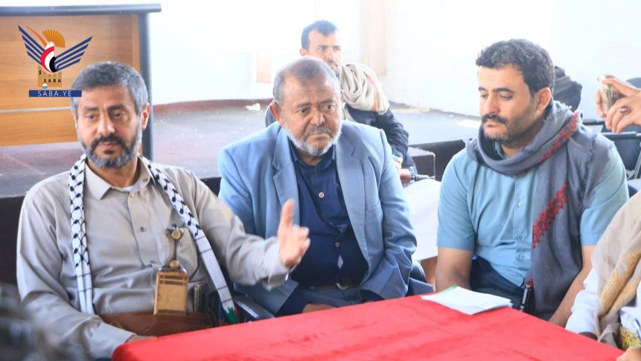 ذمار.. لقاء يناقش دور الإعلاميين والناشطين في تعزيز جهود النظافة