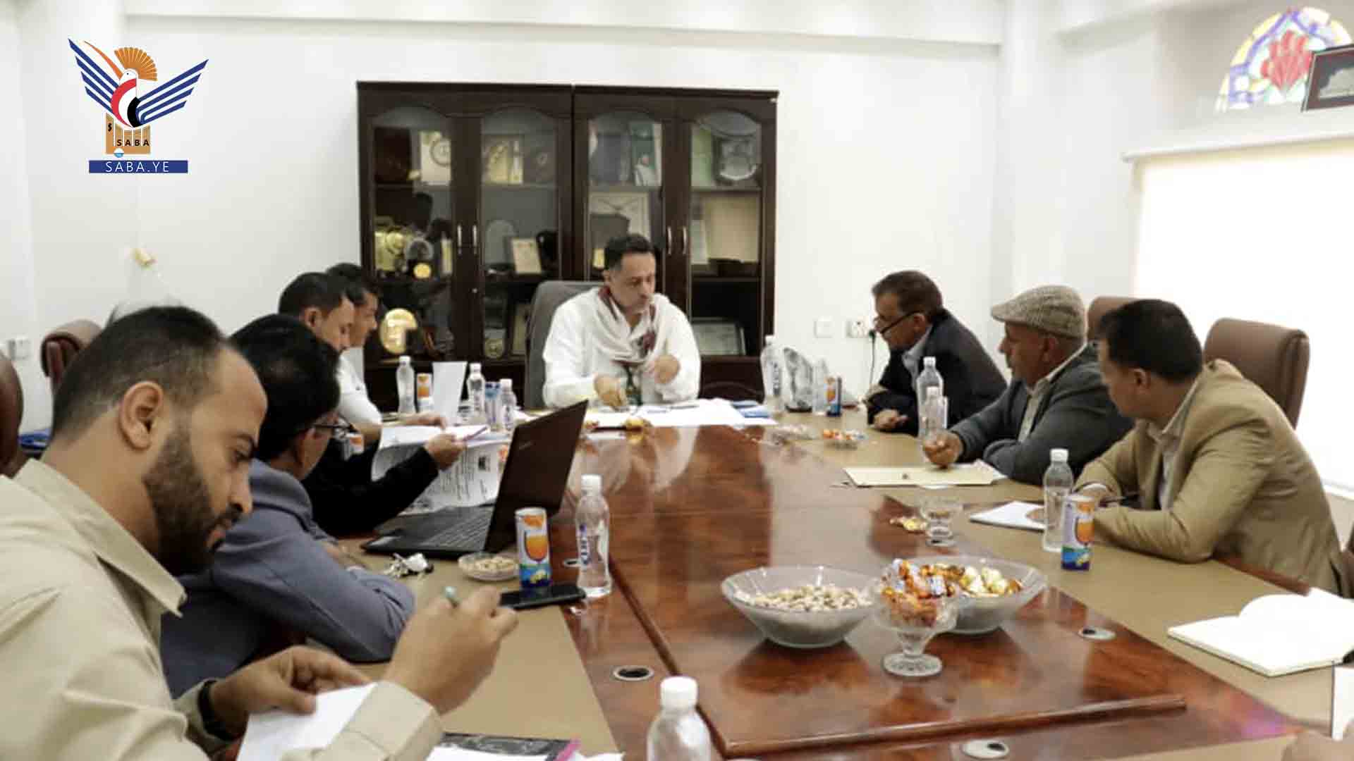 اجتماع لمناقشة دور مصلحة الجمارك في تنفيذقرار وزير الصناعة والتجارة