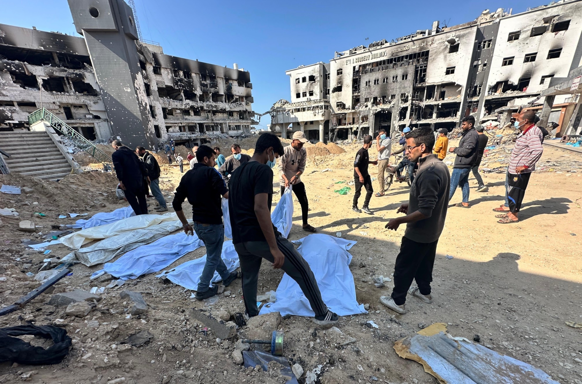 "أسوشيتد برس": عائلات وسلالات فلسطينية تُمحى بأكملها من السجلات المدنية في غزة