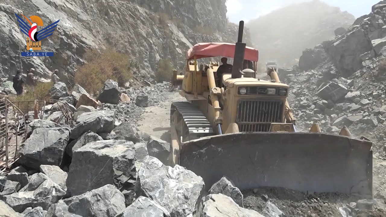 فيديو | محافظا البيضاء وأبين يفتتحان طريق عقبة ثرة - مكيراس لودر فيديو | محافظا البيضاء وأبين يفتتحان طريق عقبة ثرة - مكيراس لودر