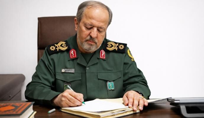 وزير الدفاع الإيراني بالوكالة: الشعب الإيراني الباسل فرض هزيمة تاريخية على الأعداء
