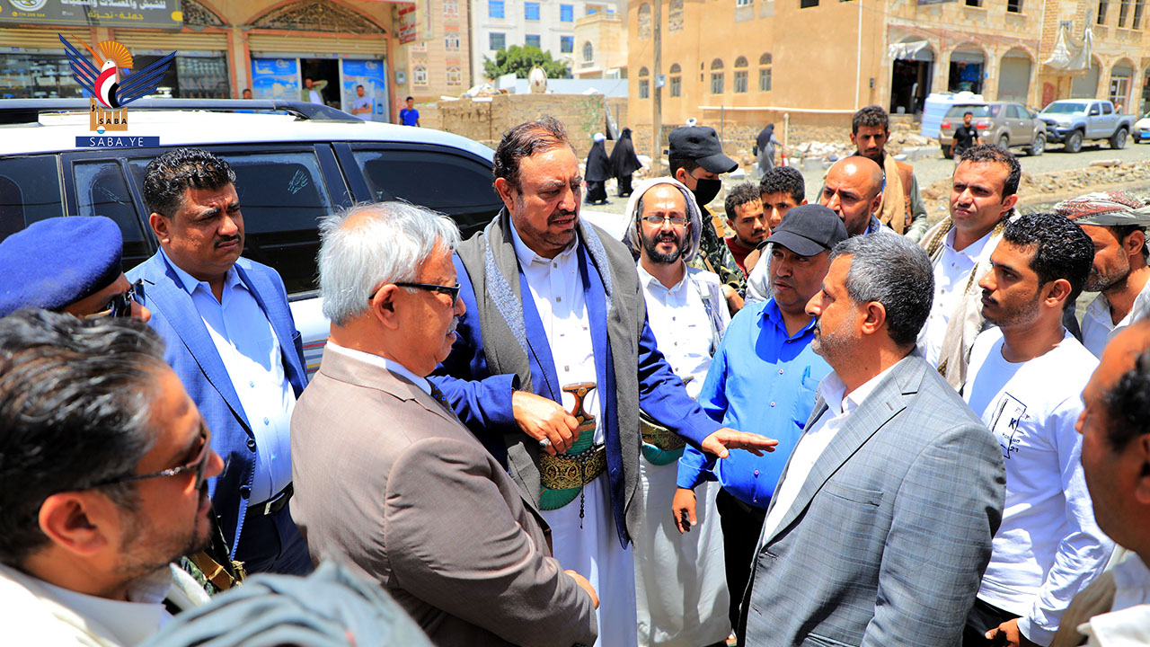 الدكتور بن حبتور يزور قطاع النظافة بأمانة العاصمة ويتفقد سير تنفيذ مشروعين خدميين