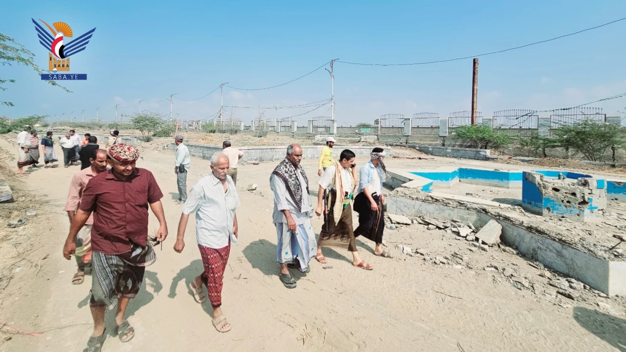 تفقد سير العمل بمشروع إعادة تأهيل حديقة 22 مايو بمدينة الحديدة