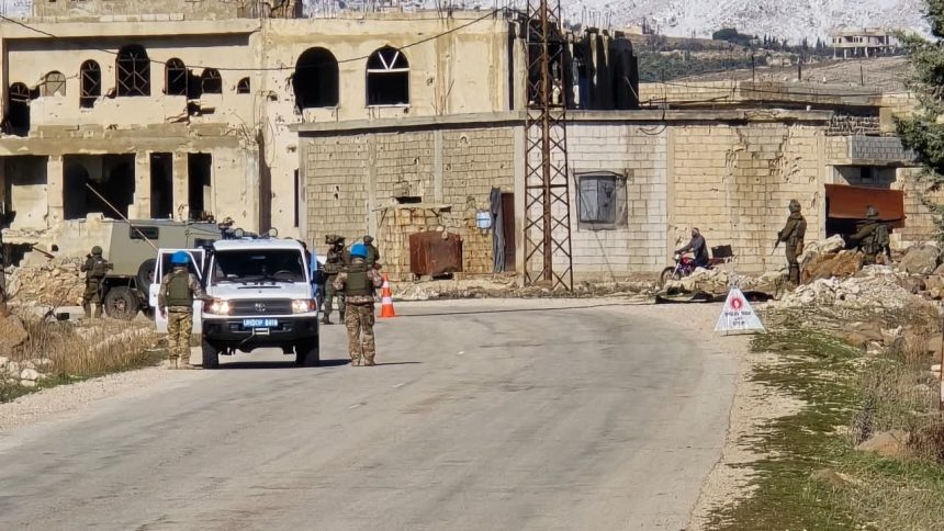 سوريا.. قوات العدو الإسرائيلي تنصب حاجزًا وتعتقل 3 مواطنين وسط تحركات لـ”اندوف” في القنيطرة