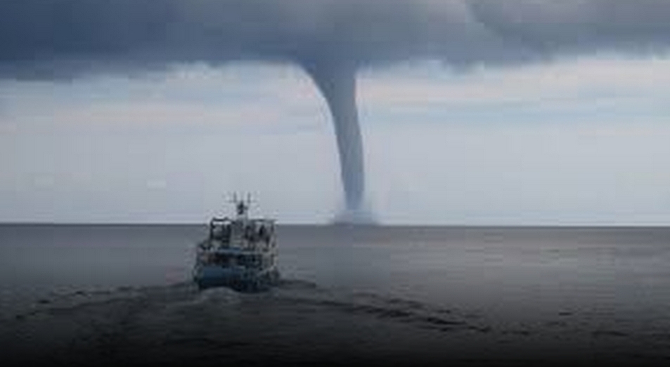 إعصارُ "داناس" يودي بحياة شخصين وإصابة أكثر من 300 في تايوان إعصارُ "داناس" يودي بحياة شخصين وإصابة أكثر من 300 في تايوان