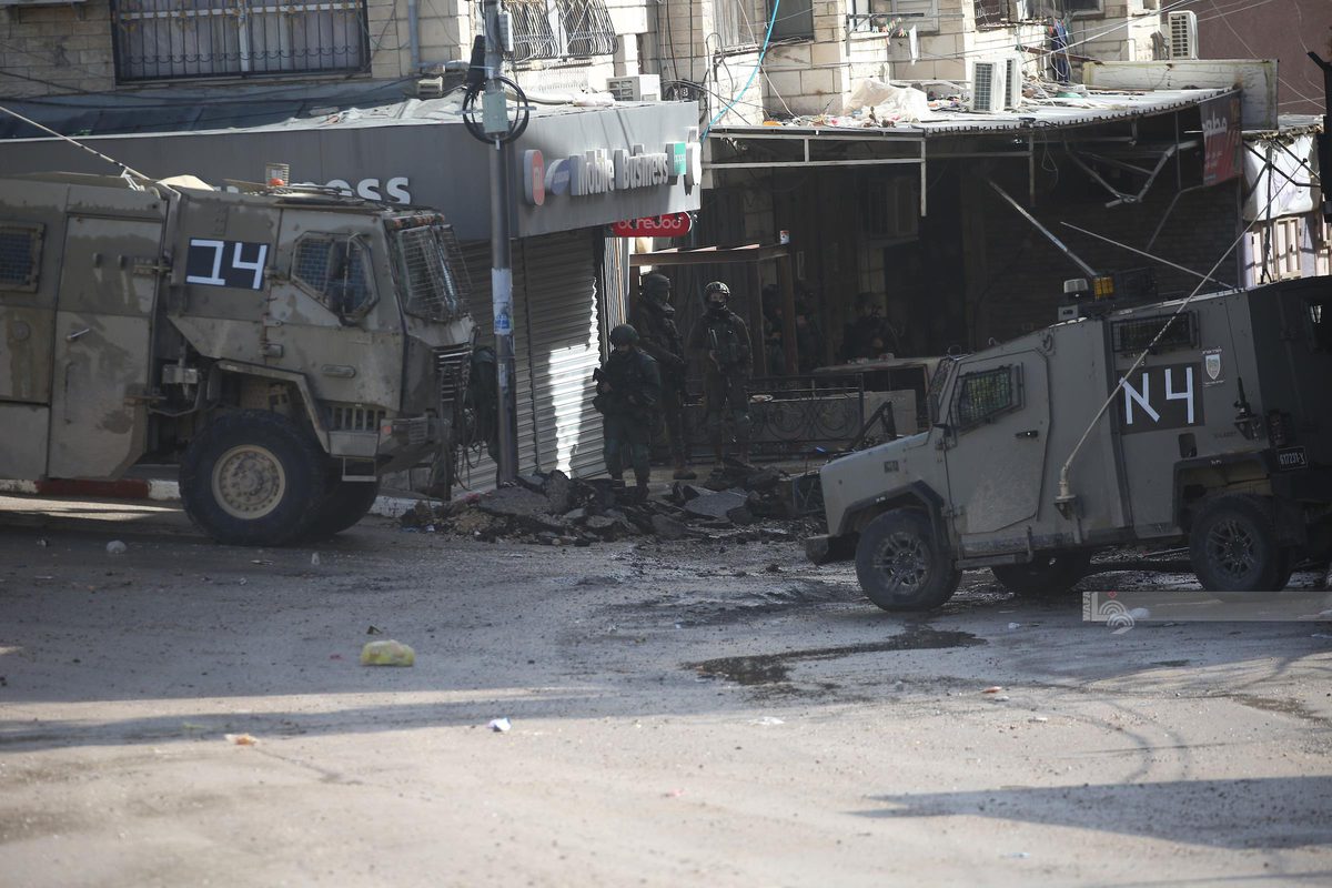 العدو الإسرائيلي يعتقل 6 مواطنين فلسطينيين في نابلس وطولكرم العدو الإسرائيلي يعتقل 6 مواطنين فلسطينيين في نابلس وطولكرم