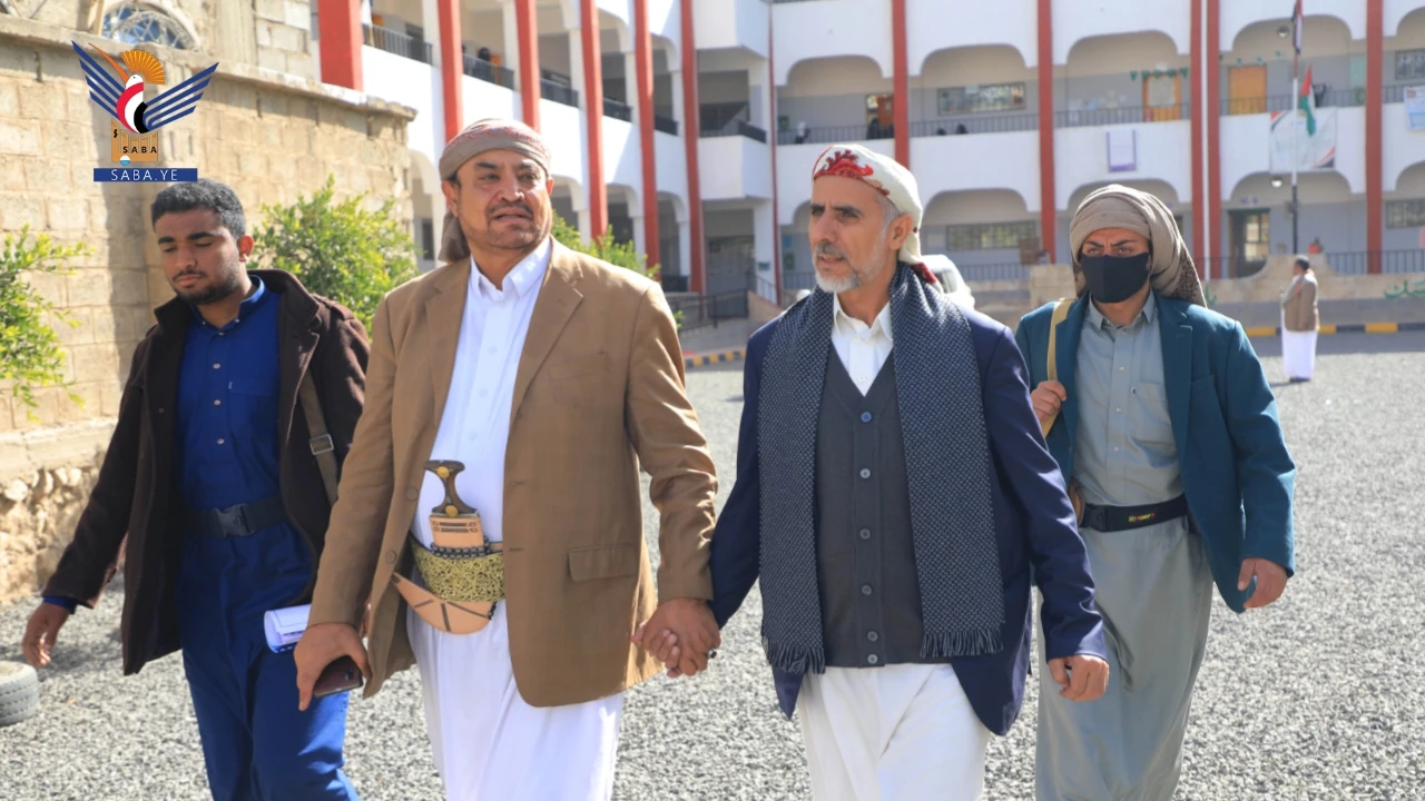 العلامة مفتاح يتفقد مشروع قناة تصريف مياه الأمطار بمذبح ويزور مدرسة الشهيد إبراهيم الحمدي