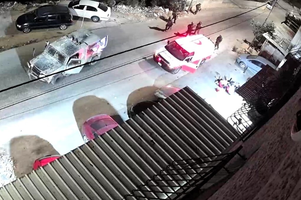 إصابة خطيرة لشاب فلسطيني بالرصاص الحي في الرقبة إثر اقتحام العدو الإسرائيلي نابلس إصابة خطيرة لشاب فلسطيني بالرصاص الحي في الرقبة إثر اقتحام العدو الإسرائيلي نابلس