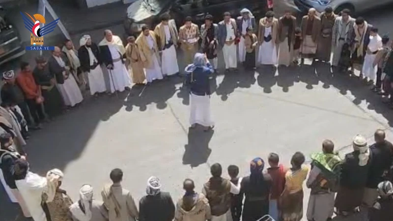 إب.. وقفات شعبية تأكيدًا على استمرار التعبئة والجهوزية العالية