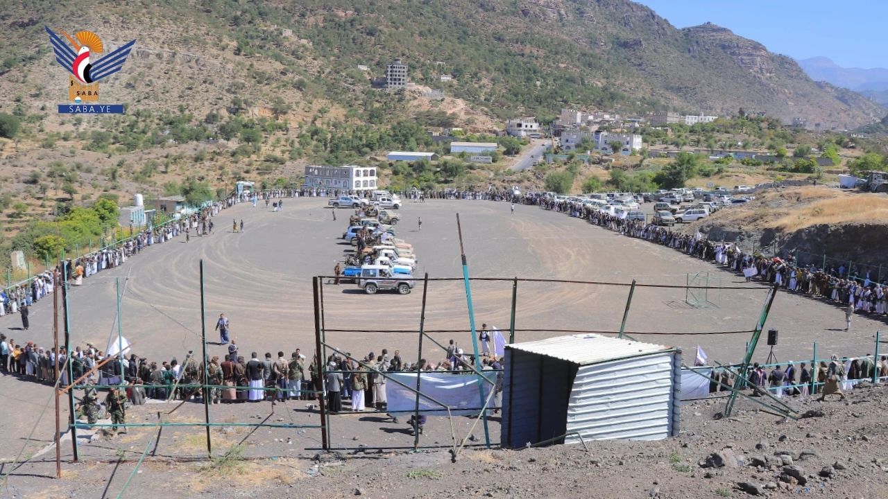 قبائل العدين بإب تؤكد جاهزيتها لمواجهة الأعداء وتبارك الإنجاز الأمني