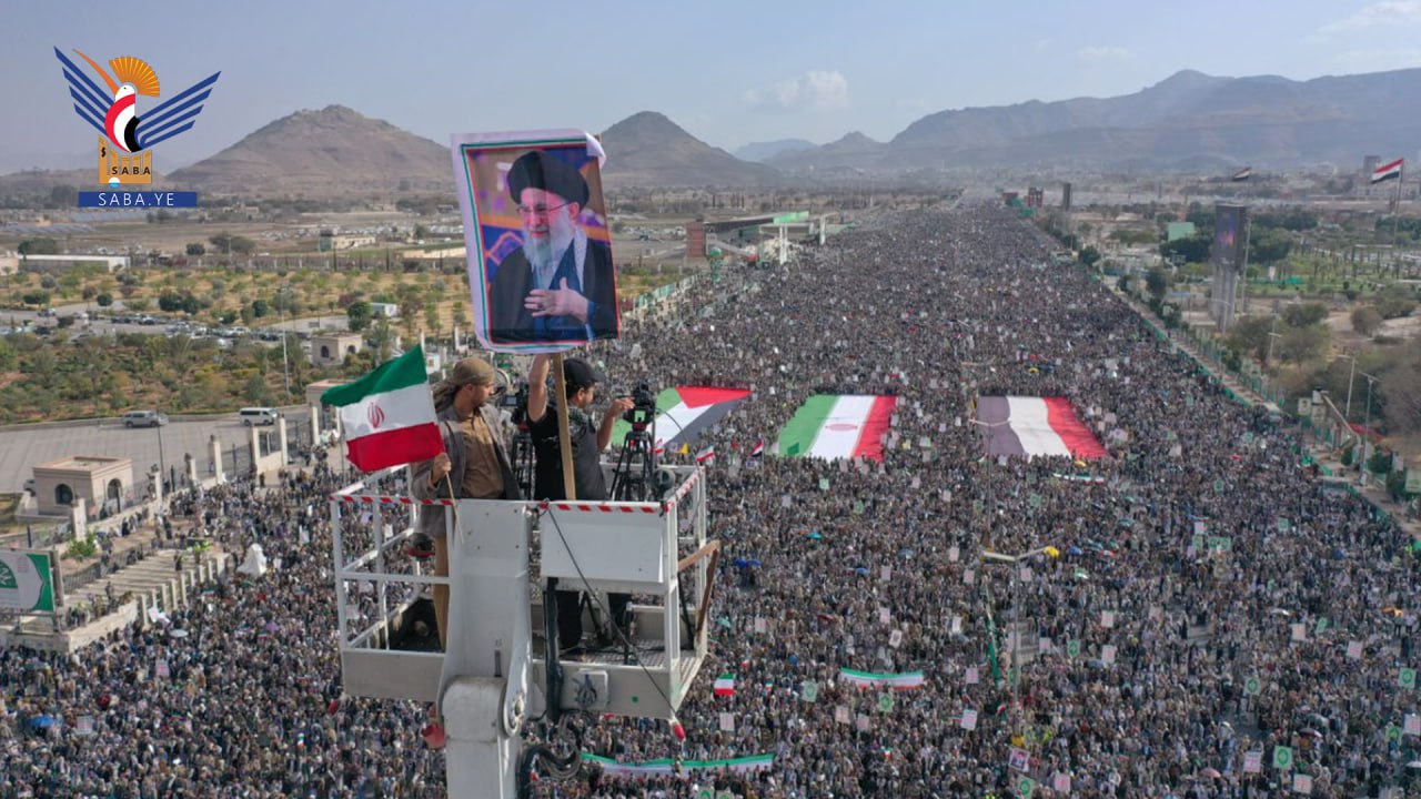 مسيرة كبرى بالعاصمة صنعاء تضامنًا مع الشعب الإيراني وإعلان للجهوزية الشاملة لأي تطورات
