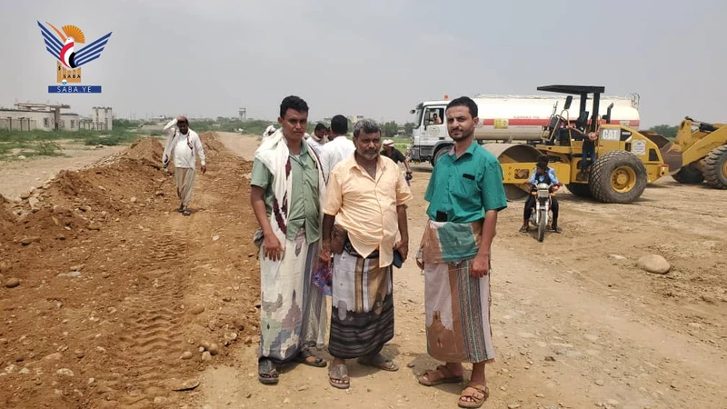 تدشين المرحلة الرابعة من مبادرة ردم وإصلاح طريق الغرزة بمديرية الزهرة بالحديدة تدشين المرحلة الرابعة من مبادرة ردم وإصلاح طريق الغرزة بمديرية الزهرة بالحديدة