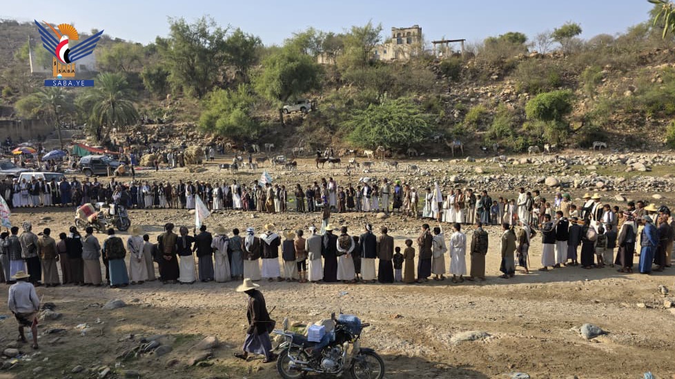 وقفة بمديرية جبل المحويت تنديدًا بالإساءة للقرآن الكريم وإحياءً لذكرى الشهيد القائد