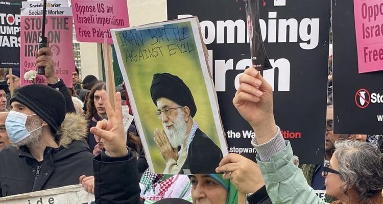 50 ألف شخص يتظاهرون في لندن ضد العدوان الأمريكي "الإسرائيلي" على إيران