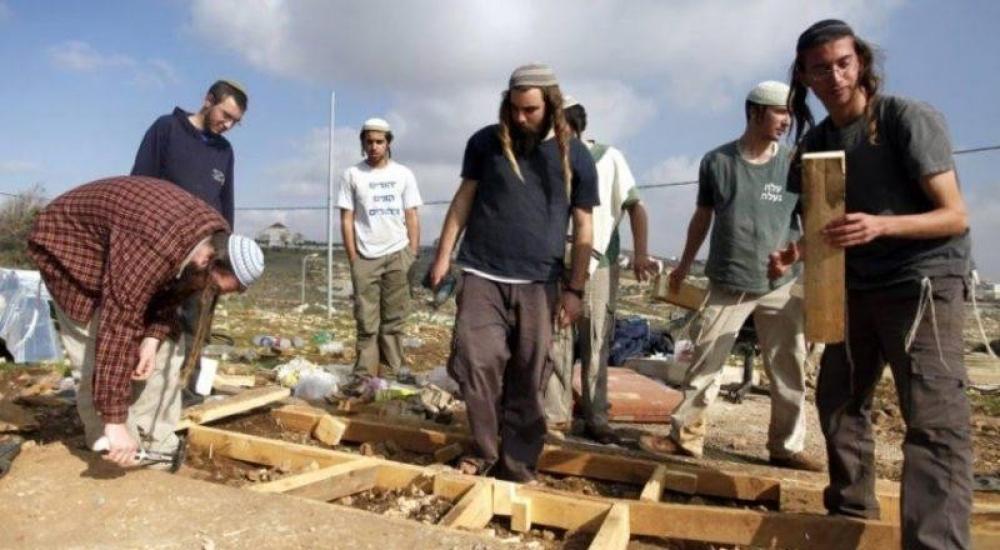 مستوطنون يصعّدون من  اعتداءاتهم على الفلسطينيين وممتلكاتهم في الضفة الغربية
