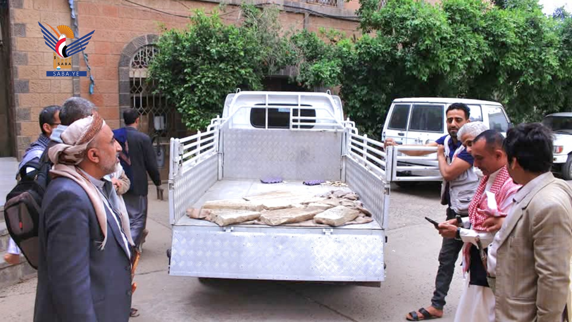 الهيئة العامة للآثار والمتاحف تتسلم شاهدي قبرين أثريين الهيئة العامة للآثار والمتاحف تتسلم شاهدي قبرين أثريين