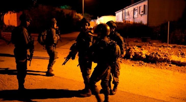 قوات العدو الإسرائيلي تصيب طفلاً خلال اقتحامها بيت فجار وتقتحم الخضر في بيت لحم