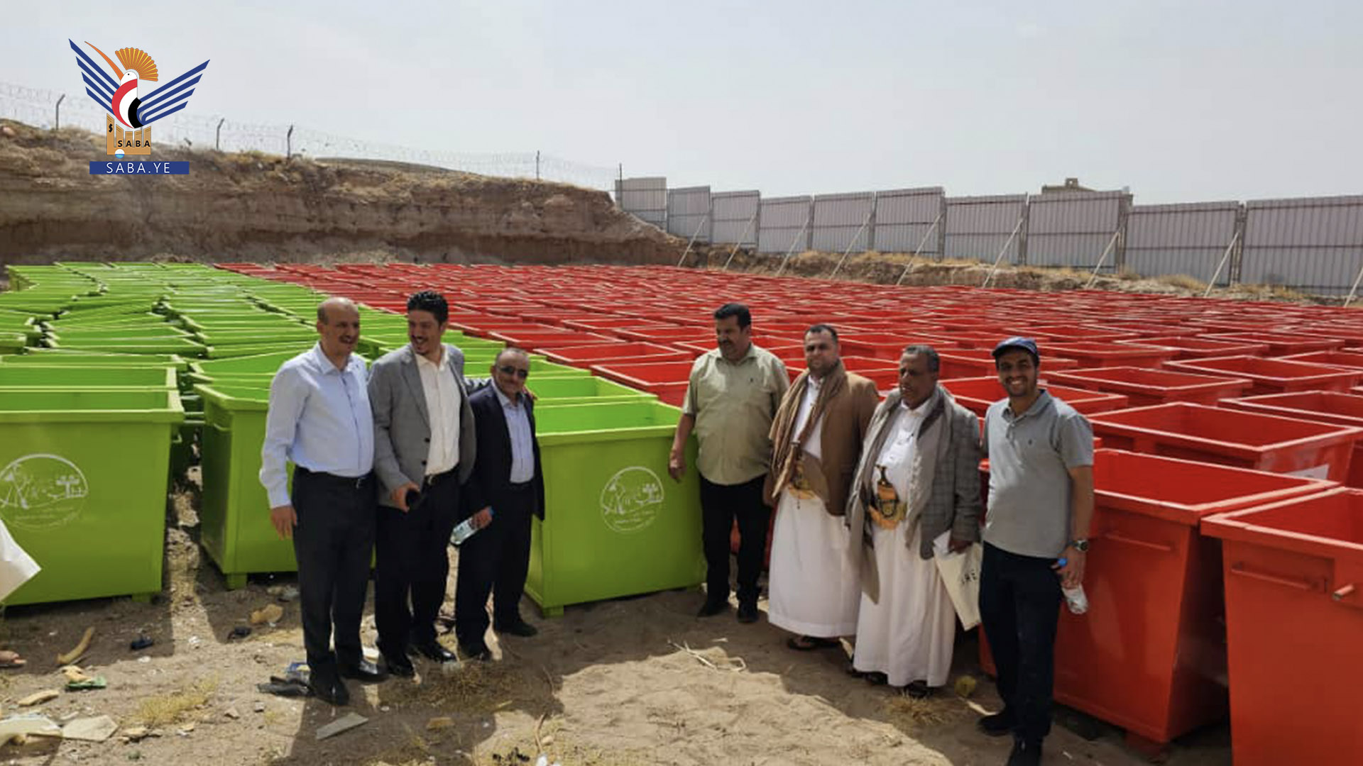 وزارة المالية تسلم معدات نظافة لعدد من المحافظات