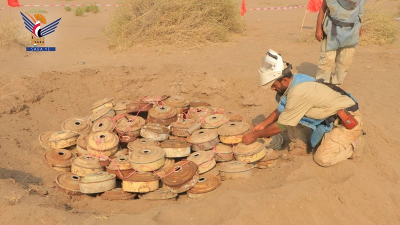 الحديدة.. مركز التعامل مع الألغام يُتلف 300 لغم مضاد للآليات من مخلفات العدوان
