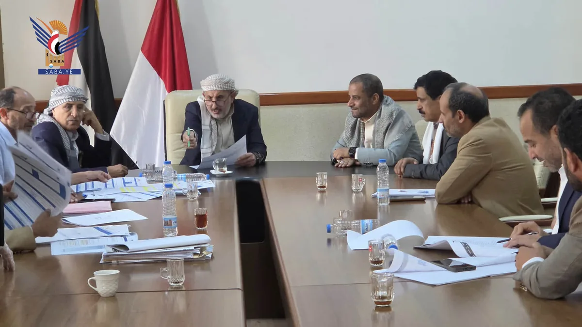 مناقشة بطائق المشاريع المضافة إلى خطة وزارة النفط للعام الجاري