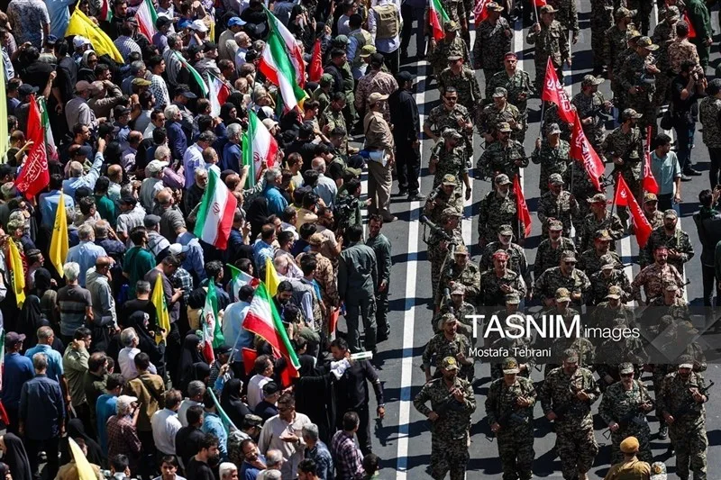 انطلاق مناورة «فدائيو إيران» في طهران بمشاركة مسؤولين وحضور شعبي