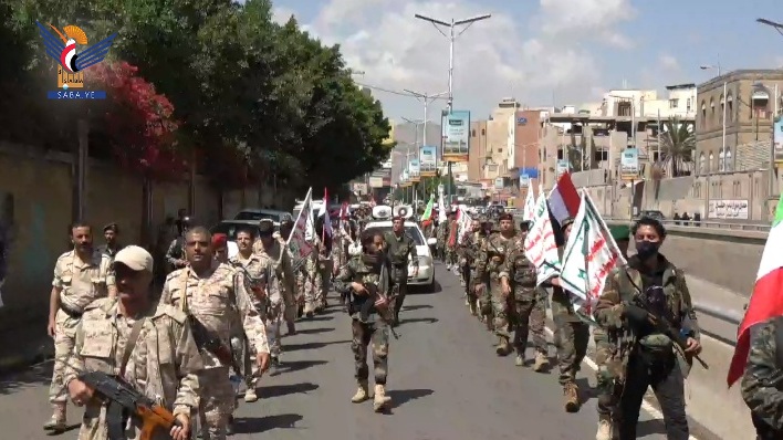 وقفة ومسير عسكري وشعبي في مديرية الوحدة لمباركة الانتصار التاريخي لإيران ومحور المقاومة