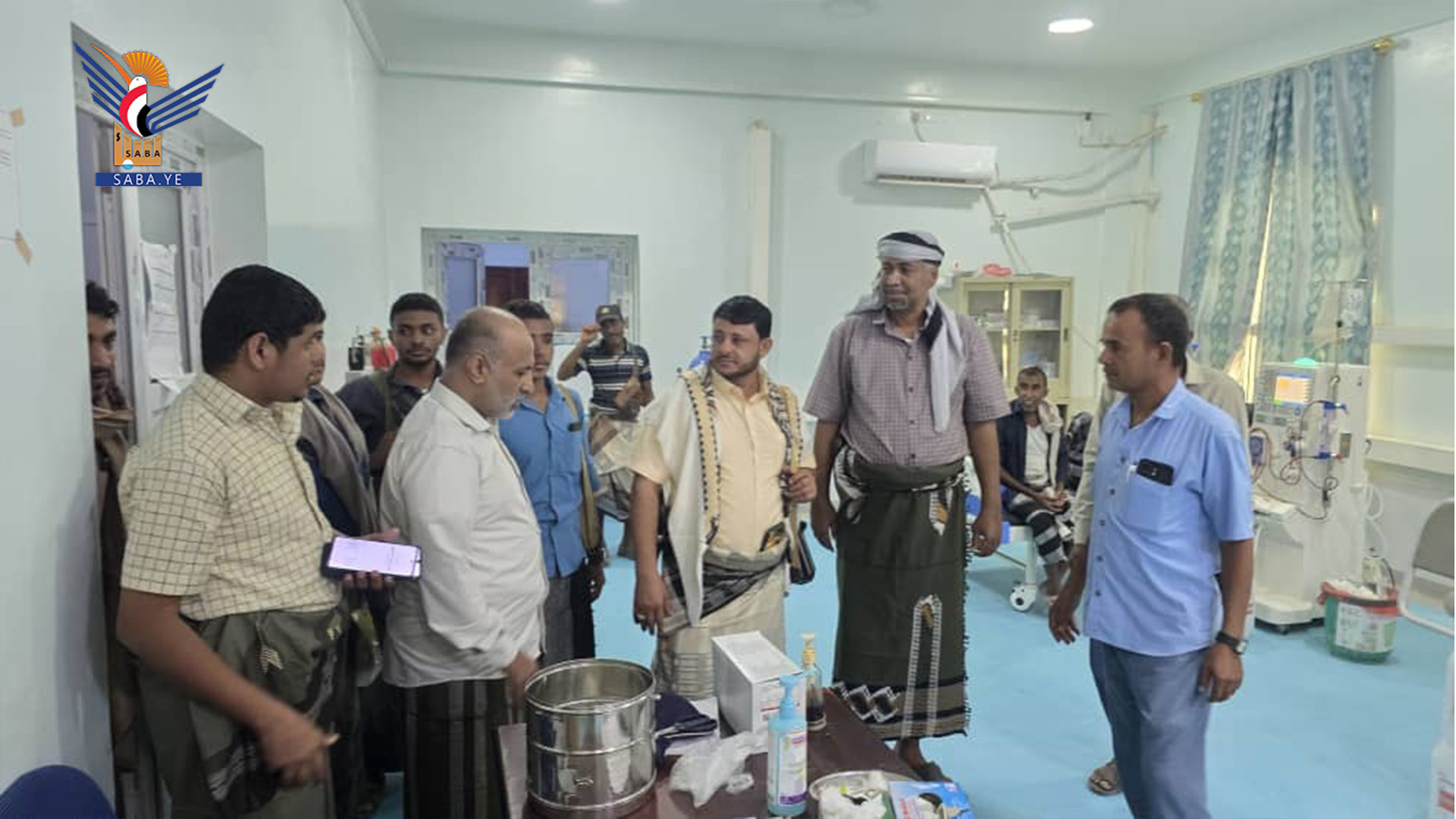 تفقد مركز الغسيل الكلوي ومؤسسة جرامين في مديرية القناوص بالحديدة