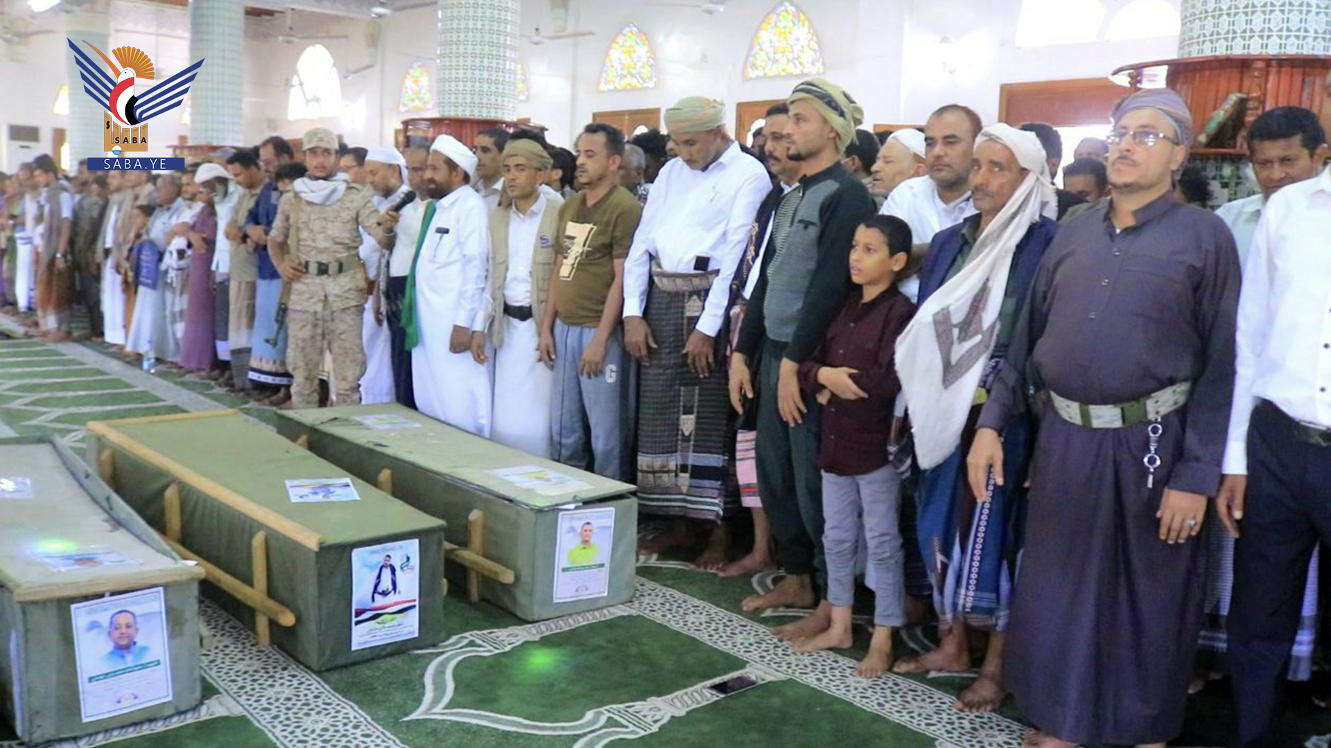 الحديدة تشيع شهداء مجزرة ميناء رأس عيسى ويعلنون النفير لمواجهة العدو الأمريكي
