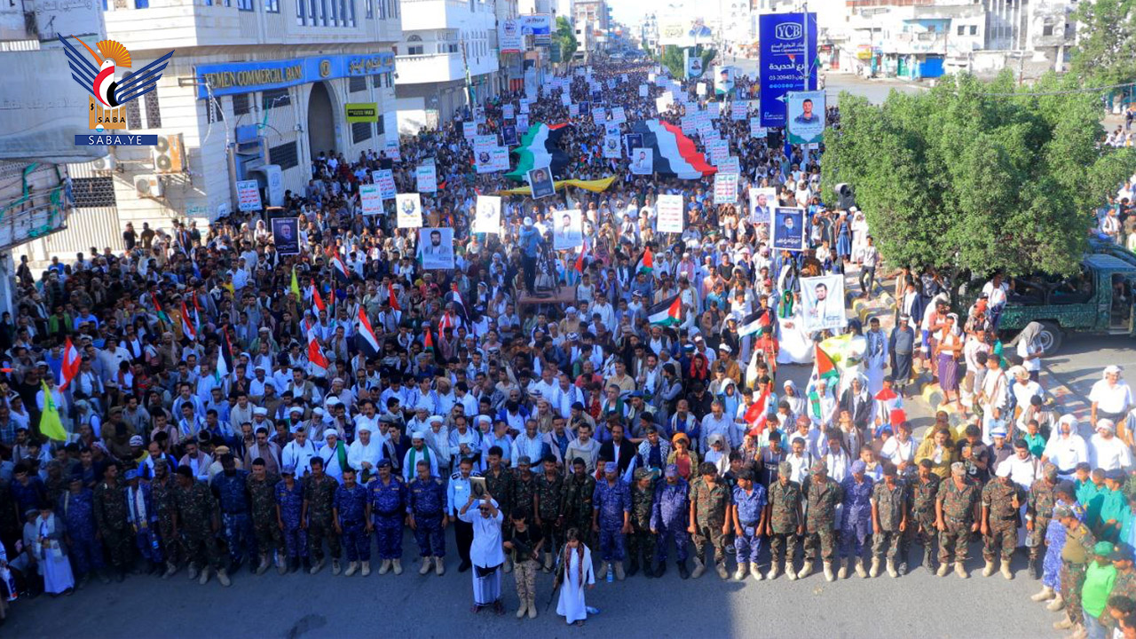 حشود كبرى في 110ساحات بالحديدة بمسيرات "ثابتون مع غزة.. بلا كلل ولا ملل ولا تردد"