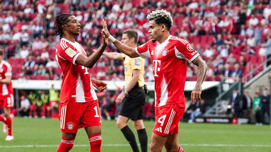 بايرن ميونخ يواصل حملة الدفاع عن لقبه بفوز على أوغسبورغ في الدوري الألماني بايرن ميونخ يواصل حملة الدفاع عن لقبه بفوز على أوغسبورغ في الدوري الألماني
