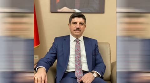 مستشار أردوغان يكتب عن اليمن وما تكشفه “معلومات دقيقة من ميدان المعركة” مستشار أردوغان يكتب عن اليمن وما تكشفه “معلومات دقيقة من ميدان المعركة”