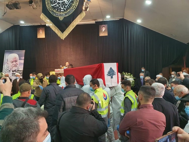 تشييع مهيب للمناضل أنيس النقاش في بيروت