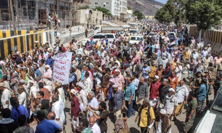 تصعيد عدن اليمنية.. هل يطلق “الانتقالي” النار على قدميه؟