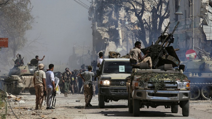 رسائل مشفرة لـ 4 أطراف.. لماذا أجرى حفتر أكبر مناورة عسكرية في الشرق منذ سنوات؟