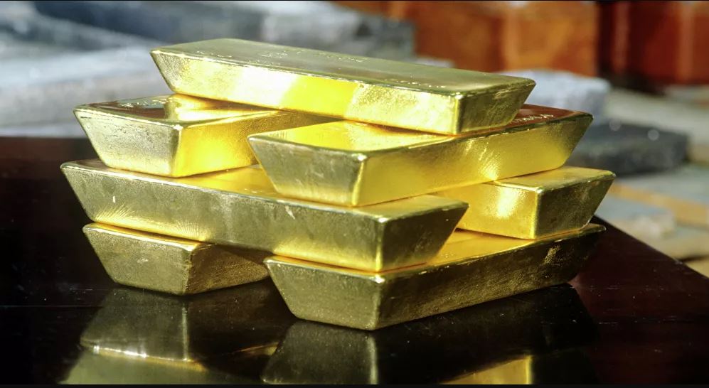 الذهب يتراجع بعد أعلى مستوى في 7 أسابيع