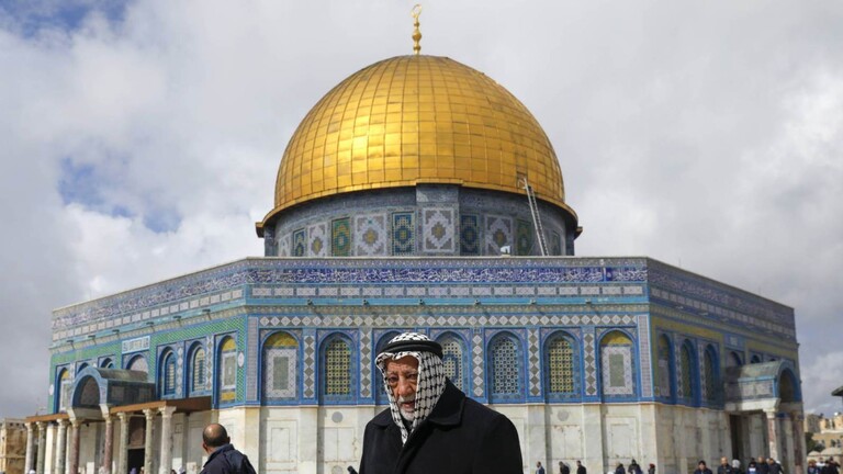 الكاتب الفلسطيني ابراهيم عباس : حق الدفاع عن النفس لماذا تملكه (إسرائيل) ويستنكر على ضحاياها الكاتب الفلسطيني ابراهيم عباس : حق الدفاع عن النفس لماذا تملكه (إسرائيل) ويستنكر على ضحاياها