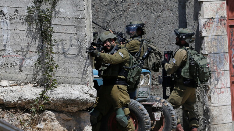 استشهاد طفل فلسطيني متأثرا بجراحه جراء إصابته برصاص