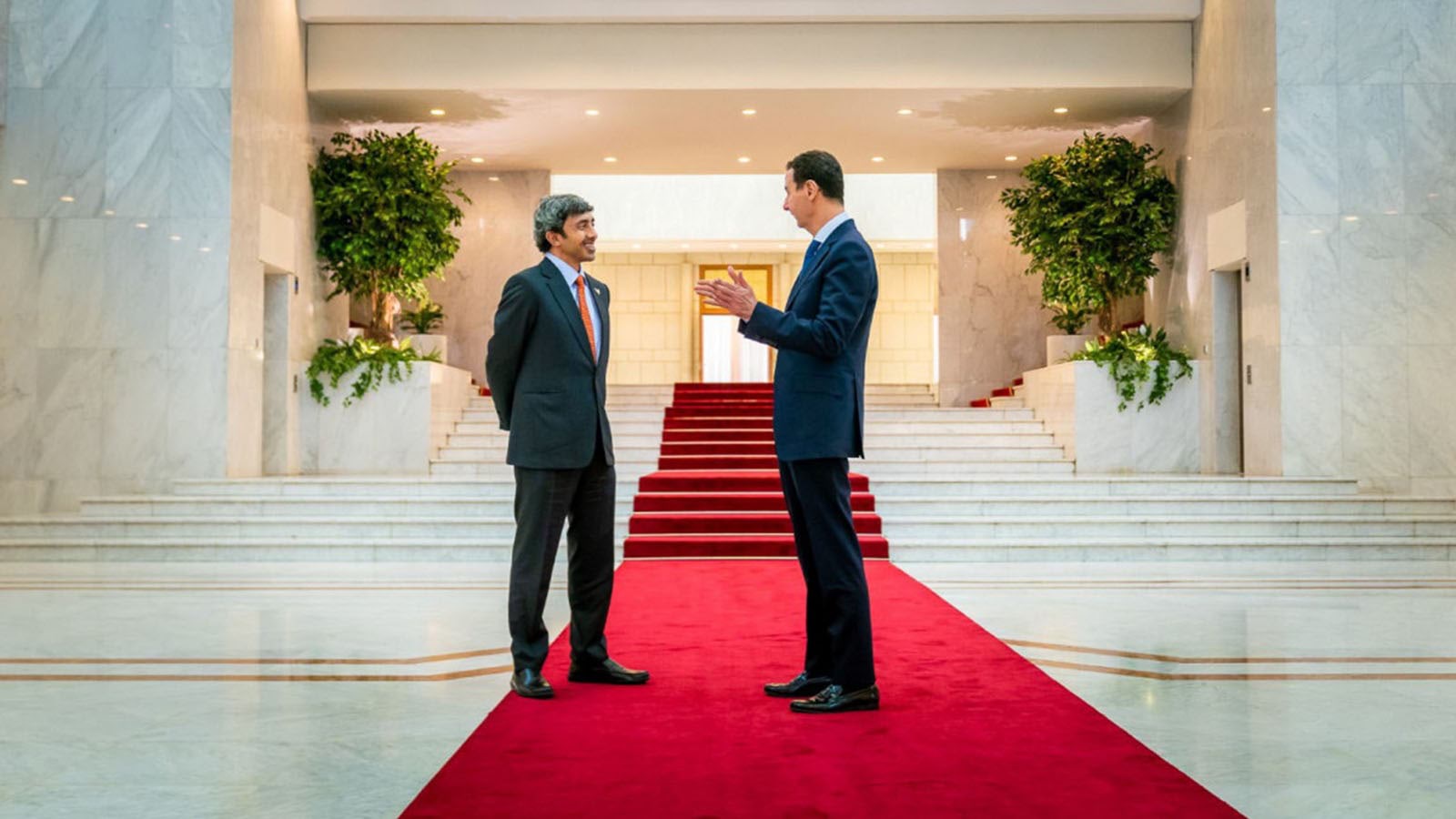 زيارة وزير الخارجية الإماراتي إلى دمشق ولقائه بالأسد..ما هي الأسباب والنتائج المرتقبة؟