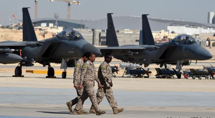 تثير صفقة بيع أسلحة أمريكية شكوكاً بشأن تعهد بايدن بالمساعدة في إنهاء الحرب في اليمن