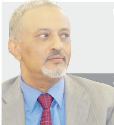 الوهباني والدرة يفتتحان مركزا تجاريا بأمانة العاصمة