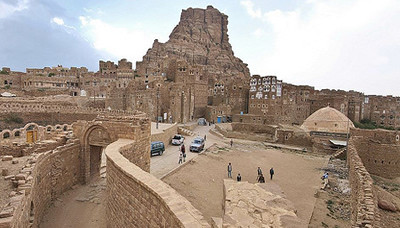 محافظ عمران يتفقد سير الحملة الرقابية على الأسواق