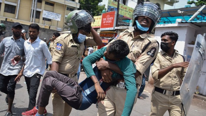 التخلص من إرث بريطانيا.. تفاصيل خطة التجنيد الهندية التي أشعلت أزمة بالبلاد، وهل تؤثر على قوة جيشها؟