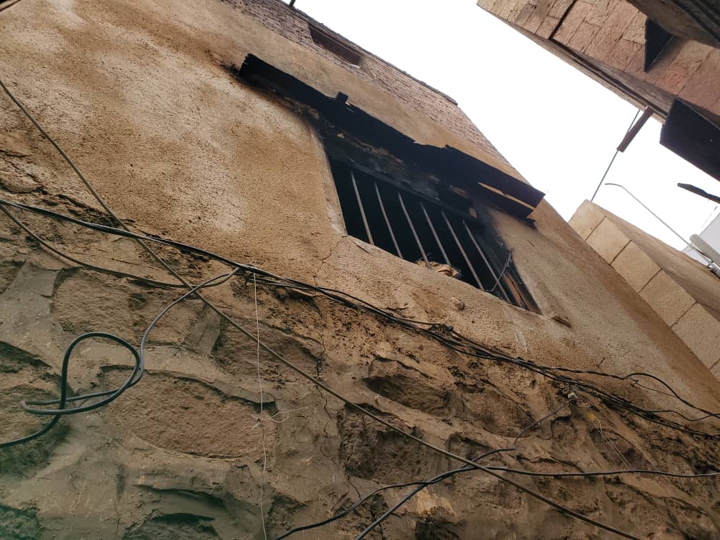ماس كهربائي يتسبب في حريق منزل شعبي بحي مسيك في صنعاء ماس كهربائي يتسبب في حريق منزل شعبي بحي مسيك في صنعاء