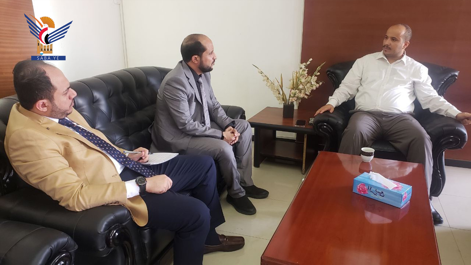 مناقشة آليات توفير المشتقات النفطية للمصانع والمنشآت الإنتاجية والاقتصادية