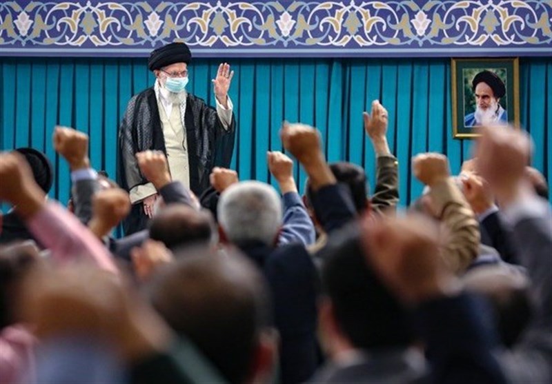 خامنئي : طلبُ الشّهادة منحَ الشعب الإيراني عظمةً في العالم